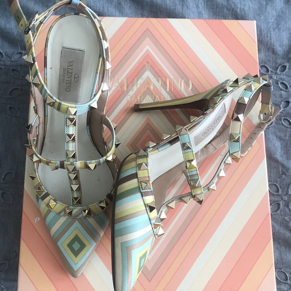 COPY - Authentic, used Valentino heels 👠